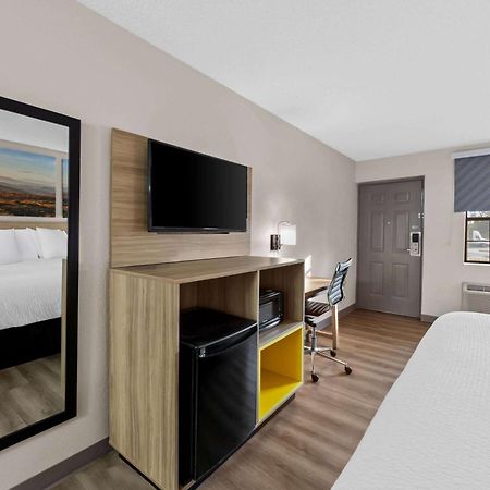 Days Inn By Wyndham Brownsville Eksteriør billede