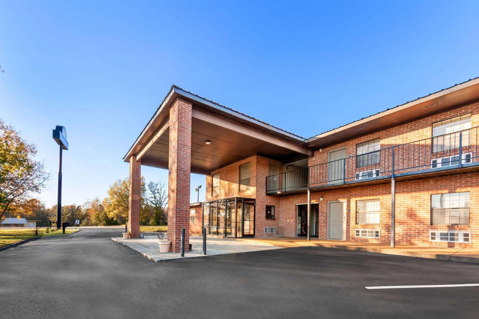 Days Inn By Wyndham Brownsville Eksteriør billede
